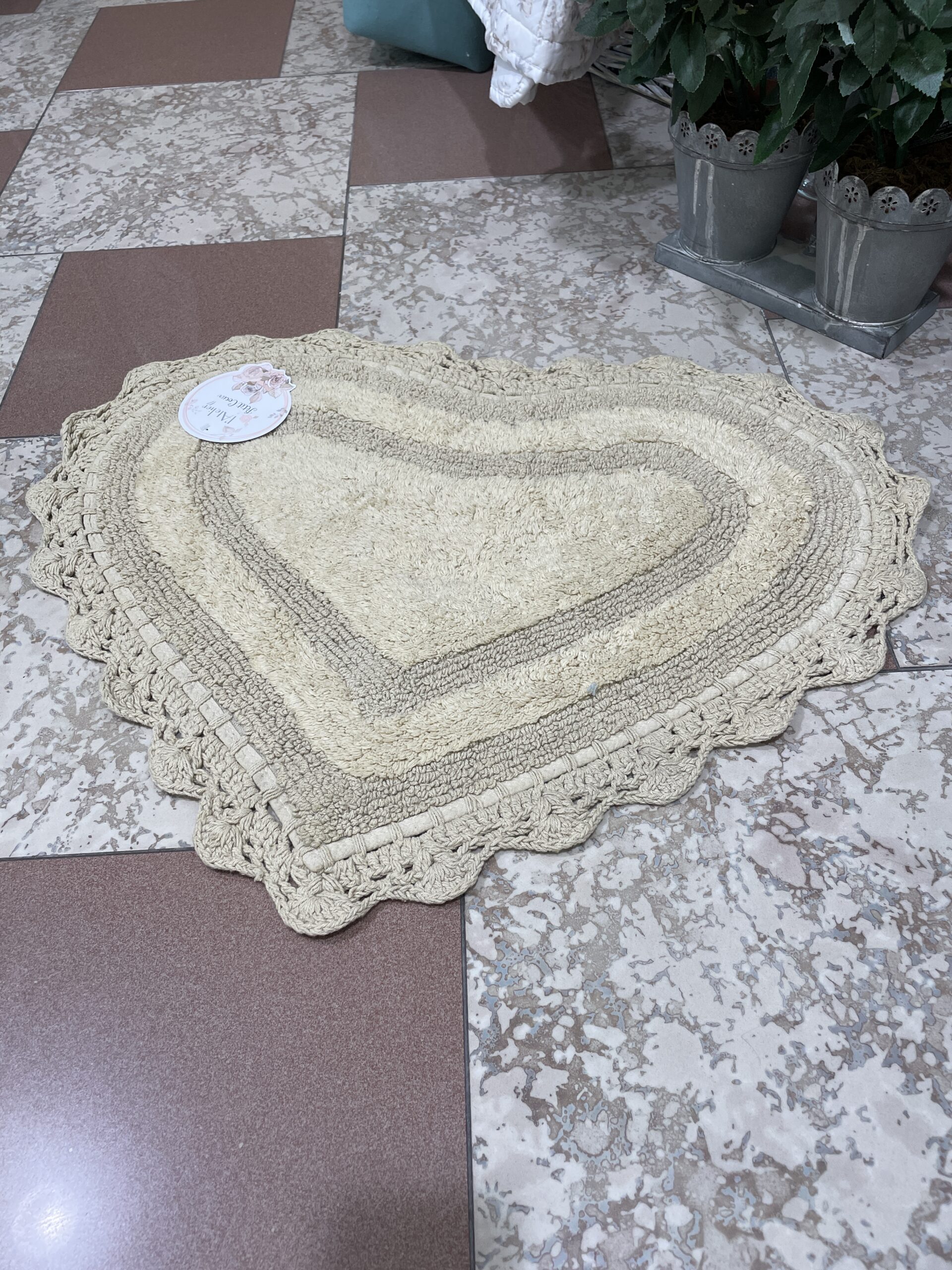 tappeto cuore beige