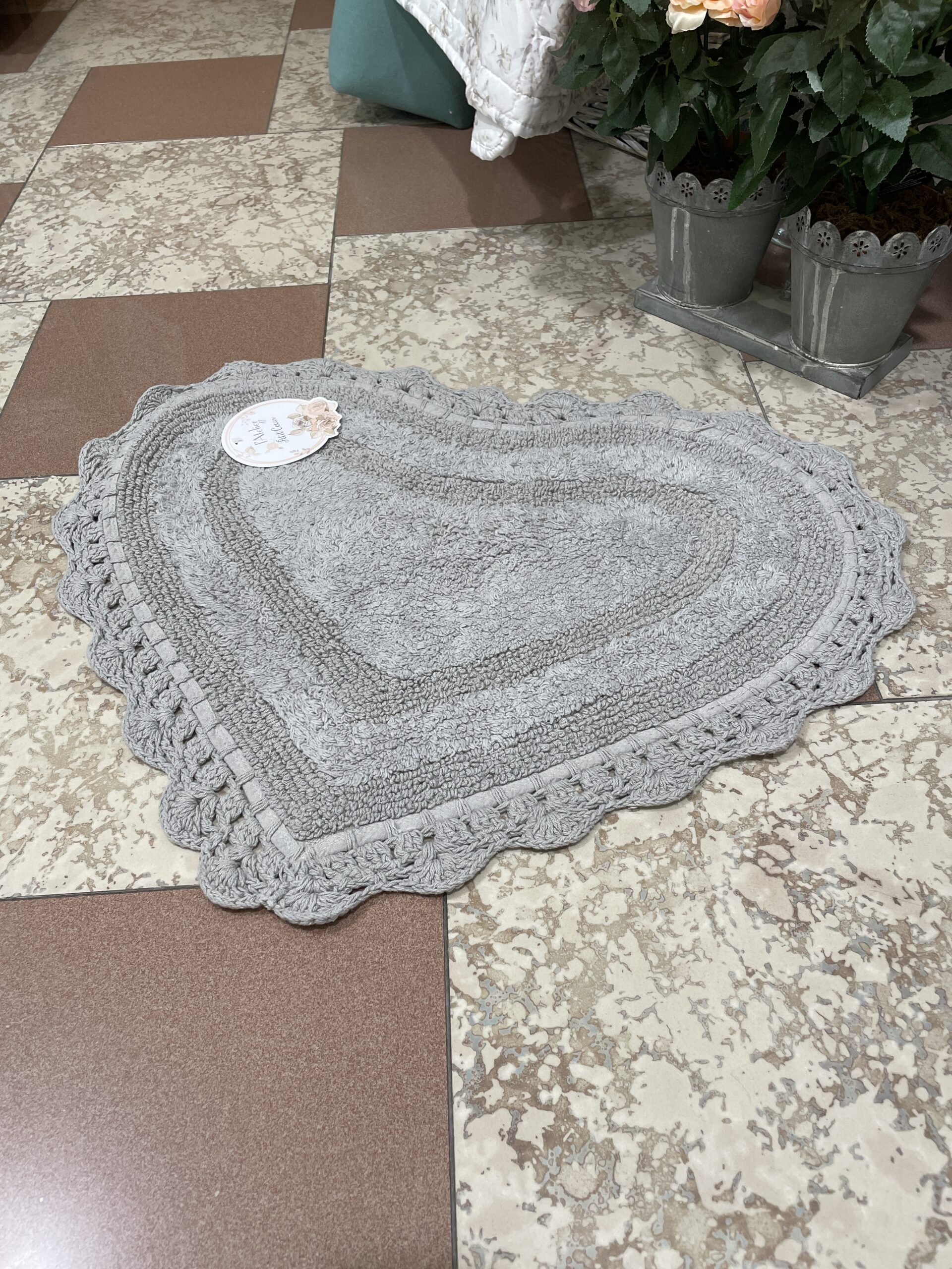 tappeto cuore grigio