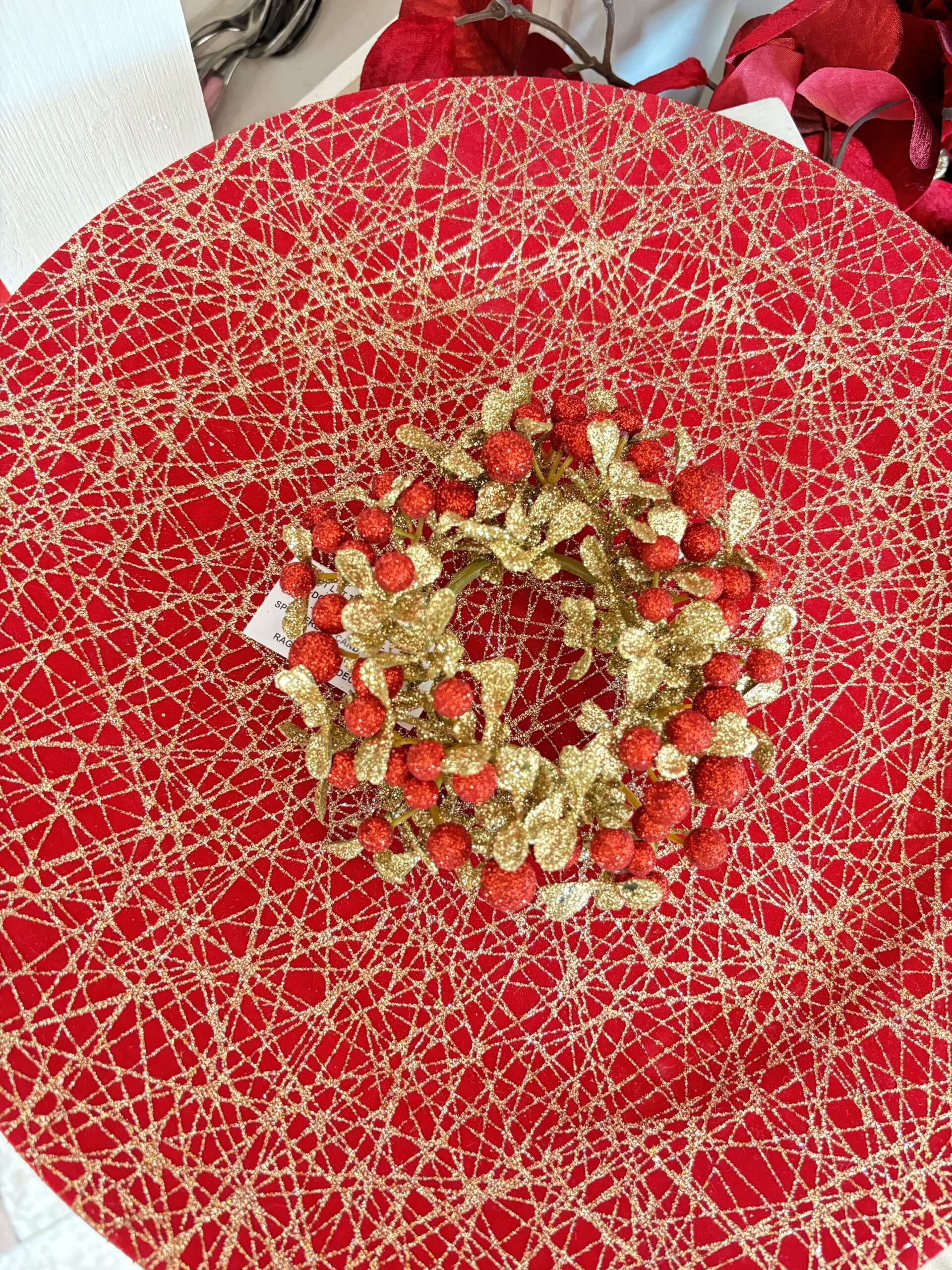 Girocandela com foglie oro e bacche rosse