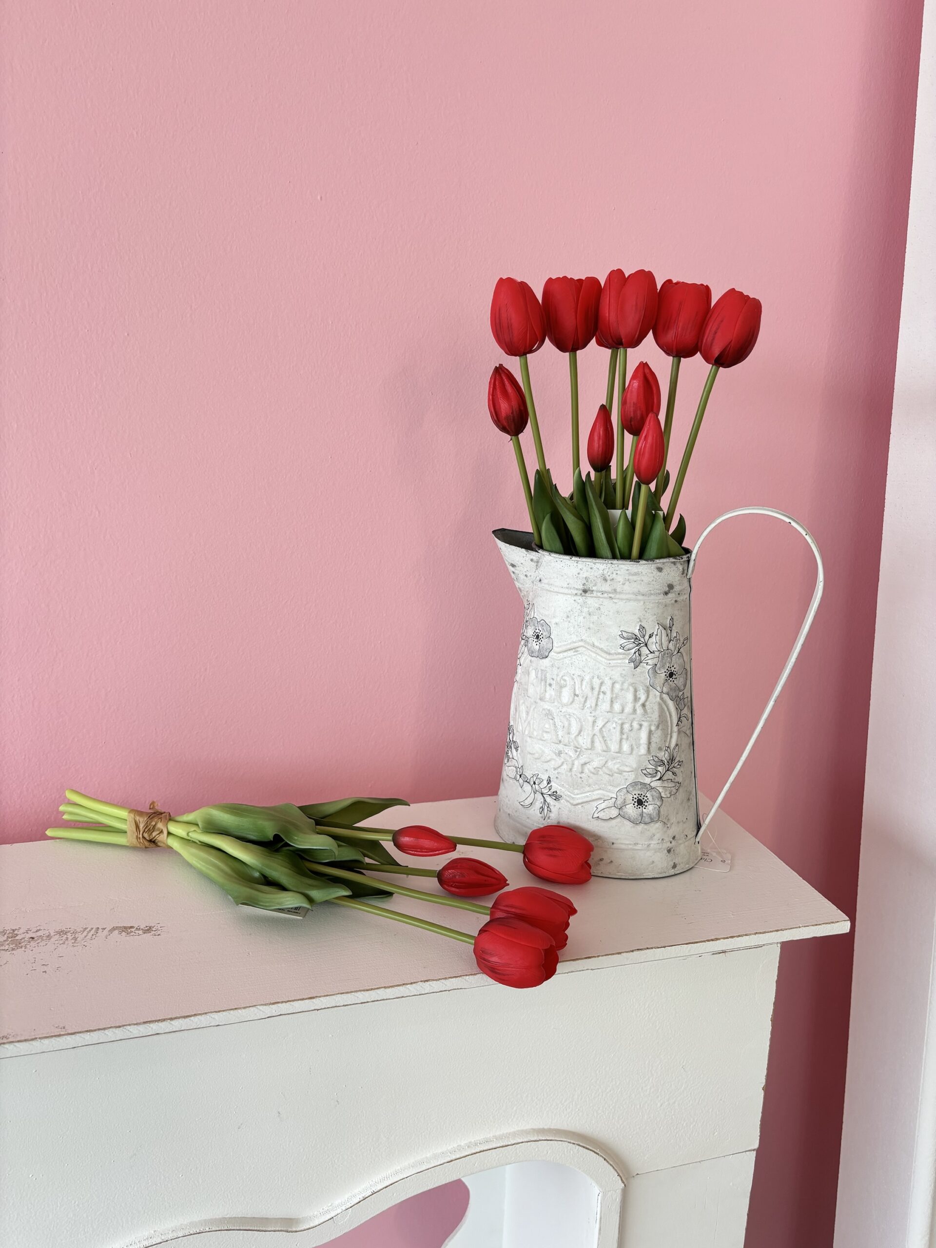 Mazzo 3 fiori + 2 chiusi rosso H40 cm