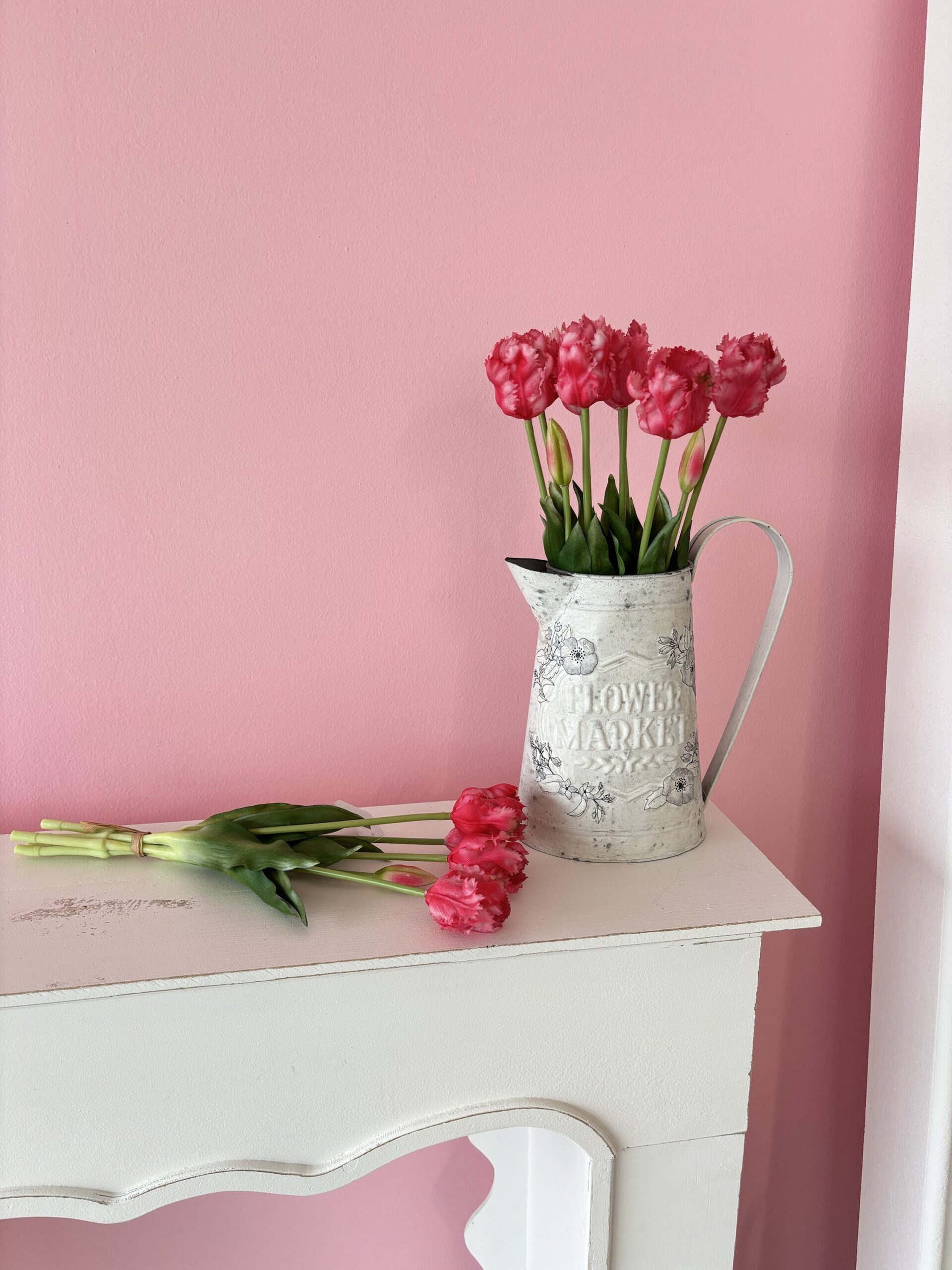 Mazzo 3 fiori + 2 chiusi corallo pappagallo H40 cm