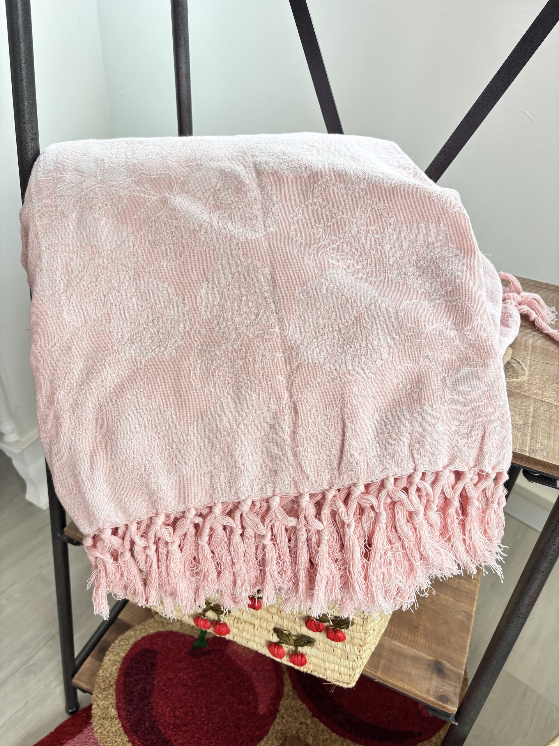 Copritutto rosa con frange 260x270 cm